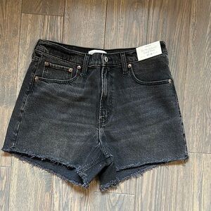 NWT Abercrombie 90s Relaxed Cutoff Short HR